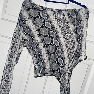 Snake Printed One Shoulder Long Sleeve Bodysuit